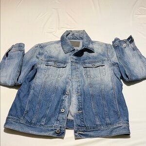 Light Blue Denim Jacket - Classic Truckers Style